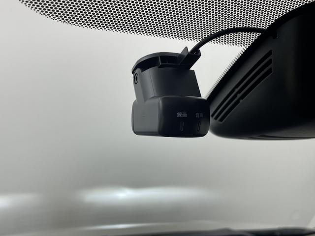 セレナ ｅ－パワー　ハイウェイスターＶ　純正ナビ　全方位カメラ　フルセグＴＶ　ブラインドスポットモニター　プロパイロット　ビルトインＥＴＣ　前方ドライブレコーダー　デジタルインナーミラー　両側パワースライドドア　純正１５インチアルミホイール（4枚目）