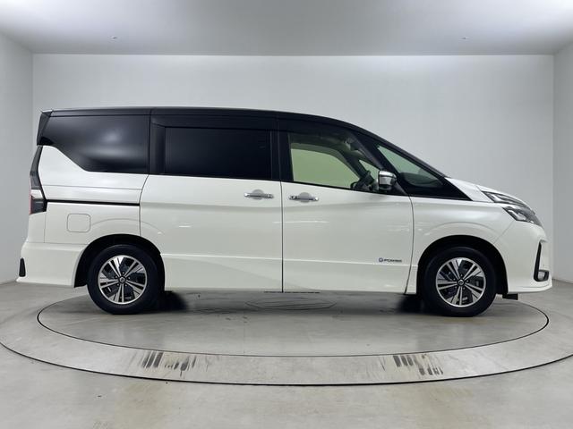 セレナ ｅ－パワー　ハイウェイスターＶ　純正ナビ　全方位カメラ　フルセグＴＶ　ブラインドスポットモニター　プロパイロット　ビルトインＥＴＣ　前方ドライブレコーダー　デジタルインナーミラー　両側パワースライドドア　純正１５インチアルミホイール（64枚目）