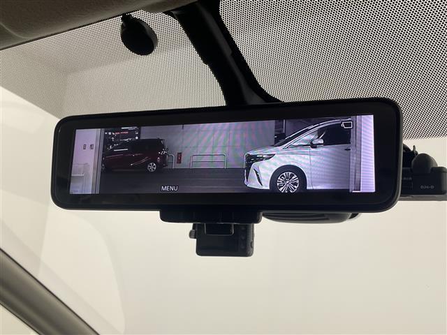 セレナ ｅ－パワー　オーテック　セーフティパッケージ　純正９インチナビ　全方位カメラ　自動駐車システム　ドライブレコーダー　ＥＴＣ　プロパイロット　衝突軽減ブレーキ　シートヒーター　ステアリングヒーター　電子パーキングシステム　デジタルインナーミラー（4枚目）