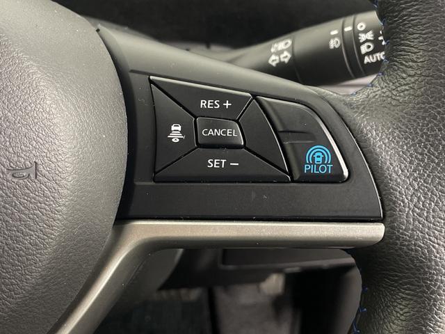 セレナ ｅ－パワー　オーテック　セーフティパッケージ　純正９インチナビ　全方位カメラ　自動駐車システム　ドライブレコーダー　ＥＴＣ　プロパイロット　衝突軽減ブレーキ　シートヒーター　ステアリングヒーター　電子パーキングシステム　デジタルインナーミラー（11枚目）