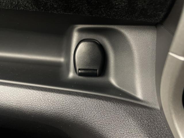 セレナ ｅ－パワー　オーテック　セーフティパッケージ　純正９インチナビ　全方位カメラ　自動駐車システム　ドライブレコーダー　ＥＴＣ　プロパイロット　衝突軽減ブレーキ　シートヒーター　ステアリングヒーター　電子パーキングシステム　デジタルインナーミラー（28枚目）