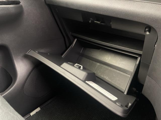 セレナ ｅ－パワー　オーテック　セーフティパッケージ　純正９インチナビ　全方位カメラ　自動駐車システム　ドライブレコーダー　ＥＴＣ　プロパイロット　衝突軽減ブレーキ　シートヒーター　ステアリングヒーター　電子パーキングシステム　デジタルインナーミラー（29枚目）