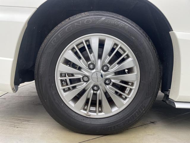 セレナ ｅ－パワー　オーテック　セーフティパッケージ　純正９インチナビ　全方位カメラ　自動駐車システム　ドライブレコーダー　ＥＴＣ　プロパイロット　衝突軽減ブレーキ　シートヒーター　ステアリングヒーター　電子パーキングシステム　デジタルインナーミラー（72枚目）