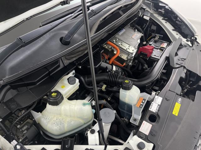 セレナ ｅ－パワー　オーテック　セーフティパッケージ　純正９インチナビ　全方位カメラ　自動駐車システム　ドライブレコーダー　ＥＴＣ　プロパイロット　衝突軽減ブレーキ　シートヒーター　ステアリングヒーター　電子パーキングシステム　デジタルインナーミラー（77枚目）