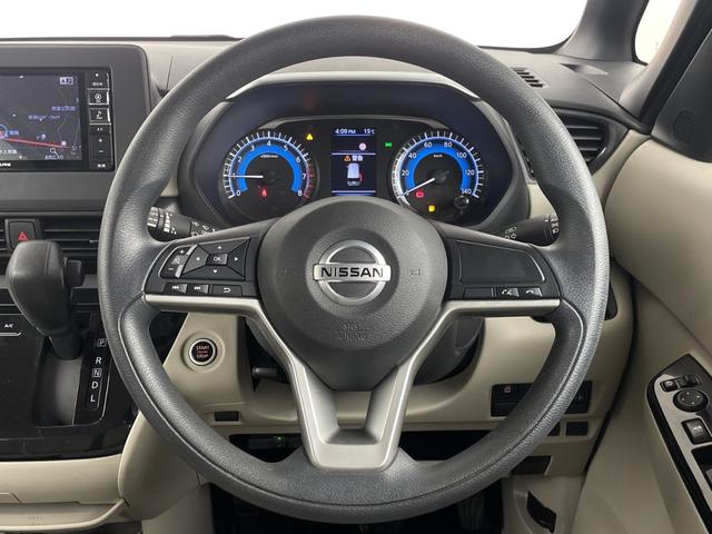 ルークス Ｘ　社外ナビ　バックカメラ　パワースライドドア　ＥＴＣ　衝突軽減ブレーキ　レーンキープアシスト　アイドリングストップ　盗難防止措置　プッシュスタート　スマートキー　ステアリングスイッチ　フロアマット（9枚目）