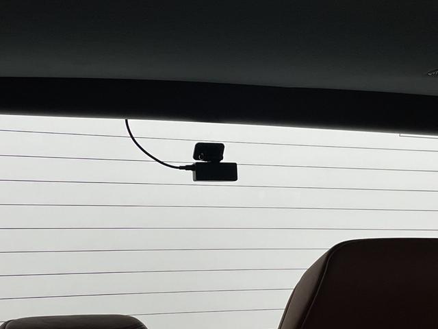 ヴェルファイアハイブリッド エグゼクティブラウンジ 左右独立ムーンルーフ 純正フリップダウンモニター JBLサウンド 純正ナビ機能付きディスプレイオーディオ 全方位カメラ ドライブレコーダー ビルトインETC2.0 BSM ワイヤレス充電 AC100V(20枚目)