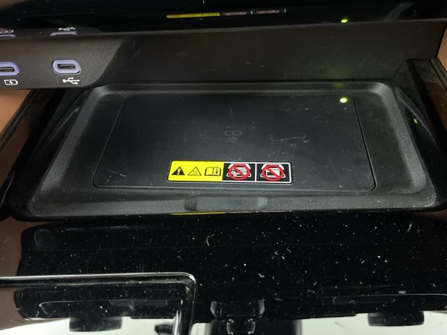 ヴェルファイアハイブリッド エグゼクティブラウンジ 左右独立ムーンルーフ 純正フリップダウンモニター JBLサウンド 純正ナビ機能付きディスプレイオーディオ 全方位カメラ ドライブレコーダー ビルトインETC2.0 BSM ワイヤレス充電 AC100V(21枚目)