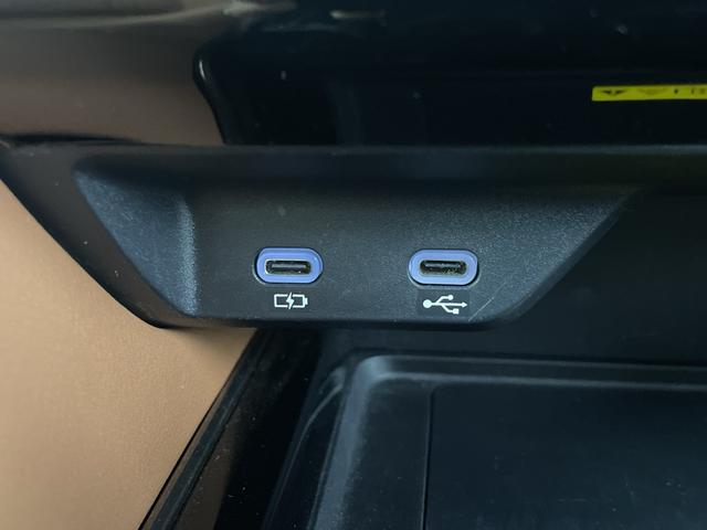 ヴェルファイアハイブリッド エグゼクティブラウンジ 左右独立ムーンルーフ 純正フリップダウンモニター JBLサウンド 純正ナビ機能付きディスプレイオーディオ 全方位カメラ ドライブレコーダー ビルトインETC2.0 BSM ワイヤレス充電 AC100V(33枚目)