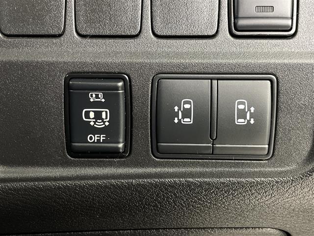 セレナ ハイウェイスターＶセレクションＩＩ　純正フリップダウンモニター　純正ナビ　全方位カメラ　プロパイロット　駐車支援システム　両側パワースライドドア　ビルトインＥＴＣ　ドライブレコーダー　衝突軽減ブレーキ　コーナーセンサー　純正フロアマット（6枚目）