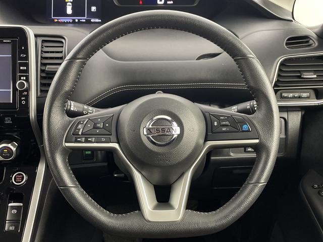 セレナ ハイウェイスターＶセレクションＩＩ　純正フリップダウンモニター　純正ナビ　全方位カメラ　プロパイロット　駐車支援システム　両側パワースライドドア　ビルトインＥＴＣ　ドライブレコーダー　衝突軽減ブレーキ　コーナーセンサー　純正フロアマット（9枚目）