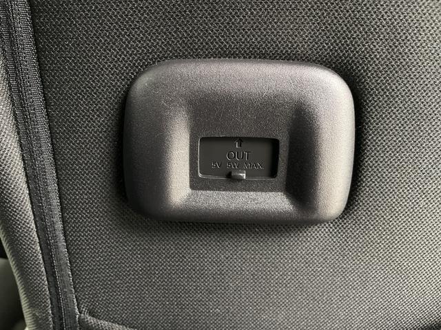 セレナ ハイウェイスターＶセレクションＩＩ　純正フリップダウンモニター　純正ナビ　全方位カメラ　プロパイロット　駐車支援システム　両側パワースライドドア　ビルトインＥＴＣ　ドライブレコーダー　衝突軽減ブレーキ　コーナーセンサー　純正フロアマット（36枚目）