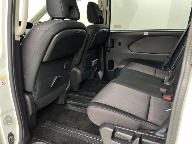 セレナ ハイウェイスターＶセレクションＩＩ　純正フリップダウンモニター　純正ナビ　全方位カメラ　プロパイロット　駐車支援システム　両側パワースライドドア　ビルトインＥＴＣ　ドライブレコーダー　衝突軽減ブレーキ　コーナーセンサー　純正フロアマット（48枚目）