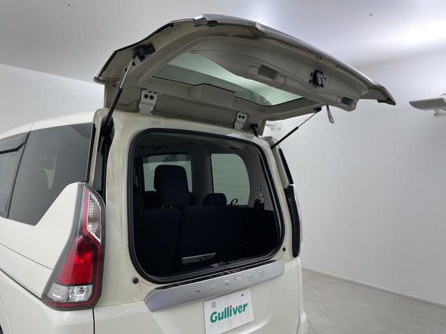 セレナ ハイウェイスターＶセレクションＩＩ　純正フリップダウンモニター　純正ナビ　全方位カメラ　プロパイロット　駐車支援システム　両側パワースライドドア　ビルトインＥＴＣ　ドライブレコーダー　衝突軽減ブレーキ　コーナーセンサー　純正フロアマット（54枚目）