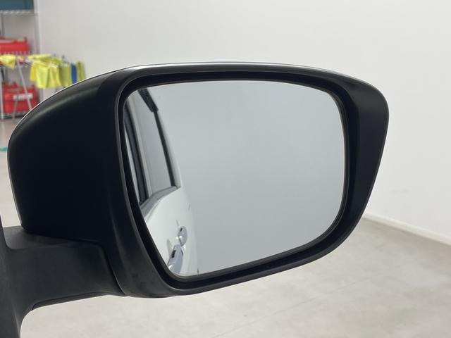 セレナ ハイウェイスターＶセレクションＩＩ　純正フリップダウンモニター　純正ナビ　全方位カメラ　プロパイロット　駐車支援システム　両側パワースライドドア　ビルトインＥＴＣ　ドライブレコーダー　衝突軽減ブレーキ　コーナーセンサー　純正フロアマット（61枚目）