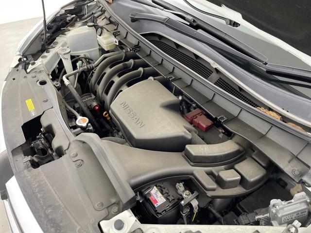 セレナ ハイウェイスターＶセレクションＩＩ　純正フリップダウンモニター　純正ナビ　全方位カメラ　プロパイロット　駐車支援システム　両側パワースライドドア　ビルトインＥＴＣ　ドライブレコーダー　衝突軽減ブレーキ　コーナーセンサー　純正フロアマット（79枚目）