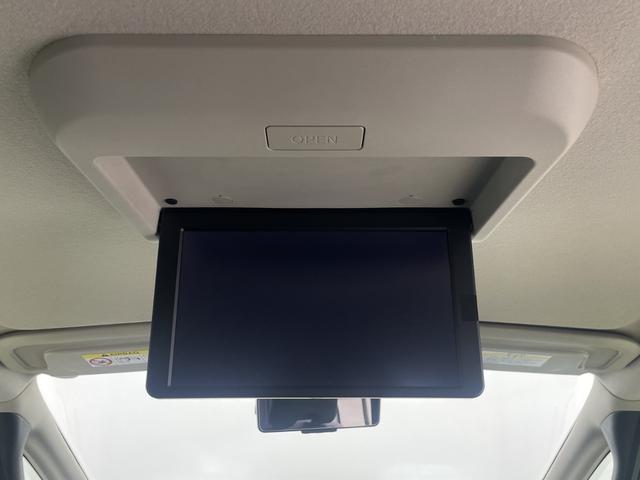 セレナ ｅ－パワー　ハイウェイスターＶ　フリップダウンモニター　純正ナビ　全方位カメラ　両側電動スライドドア　プロパイロット　ブラインドスポットモニター　パーキングアシスト　標識認識アシスト　ビルトインＥＴＣ　ハンドルヒーター　シートヒータ（2枚目）