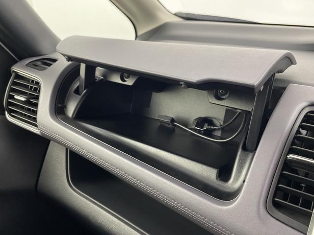 セレナ ｅ－パワー　ハイウェイスターＶ　フリップダウンモニター　純正ナビ　全方位カメラ　両側電動スライドドア　プロパイロット　ブラインドスポットモニター　パーキングアシスト　標識認識アシスト　ビルトインＥＴＣ　ハンドルヒーター　シートヒータ（25枚目）