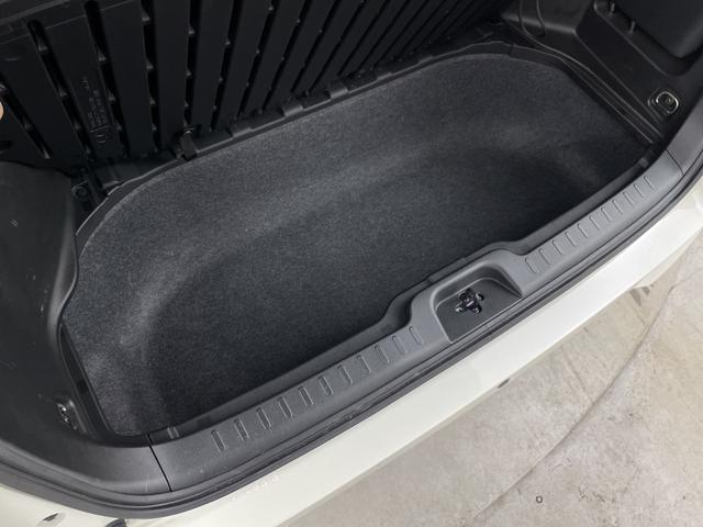 セレナ ｅ－パワー　ハイウェイスターＶ　フリップダウンモニター　純正ナビ　全方位カメラ　両側電動スライドドア　プロパイロット　ブラインドスポットモニター　パーキングアシスト　標識認識アシスト　ビルトインＥＴＣ　ハンドルヒーター　シートヒータ（51枚目）