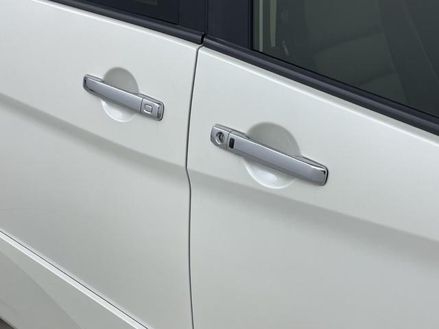 セレナ ｅ－パワー　ハイウェイスターＶ　フリップダウンモニター　純正ナビ　全方位カメラ　両側電動スライドドア　プロパイロット　ブラインドスポットモニター　パーキングアシスト　標識認識アシスト　ビルトインＥＴＣ　ハンドルヒーター　シートヒータ（55枚目）