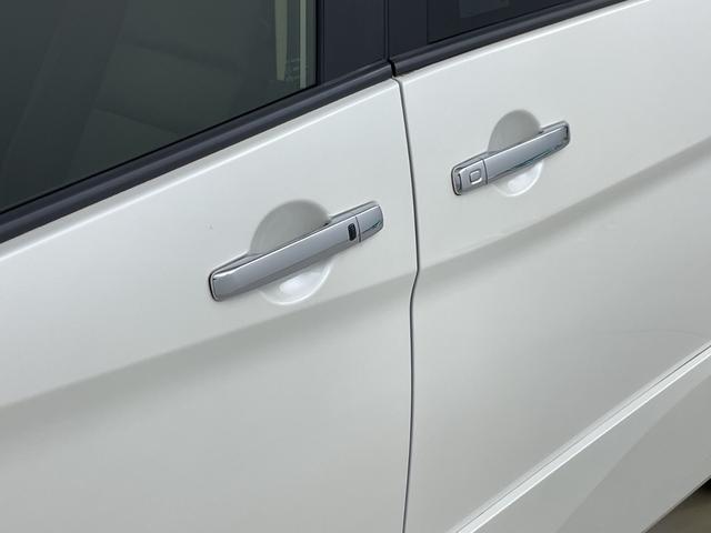 セレナ ｅ－パワー　ハイウェイスターＶ　フリップダウンモニター　純正ナビ　全方位カメラ　両側電動スライドドア　プロパイロット　ブラインドスポットモニター　パーキングアシスト　標識認識アシスト　ビルトインＥＴＣ　ハンドルヒーター　シートヒータ（56枚目）