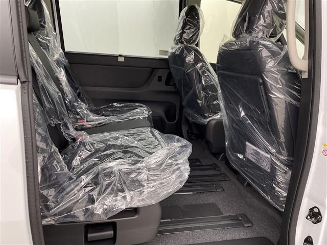 セレナ e-パワー ハイウェイスターV 登録済未使用車 純正フリップダウンモニター 純正ナビ 全方位カメラ 地デジフルセグ プロパイロット ブラインドスポットモニター ETC2.0 ワイヤレス充電器 デジタルインナーミラー 衝突軽減ブレーキ(24枚目)