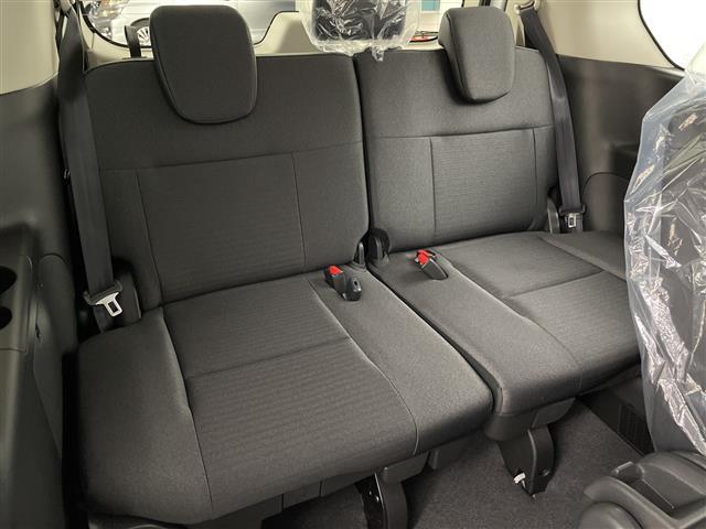 セレナ e-パワー ハイウェイスターV 登録済未使用車 純正フリップダウンモニター 純正ナビ 全方位カメラ 地デジフルセグ プロパイロット ブラインドスポットモニター ETC2.0 ワイヤレス充電器 デジタルインナーミラー 衝突軽減ブレーキ(28枚目)