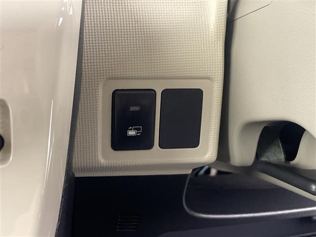 ムーヴキャンバス Ｇメイクアップリミテッド　ＳＡＩＩＩ　純正ナビ　全方位カメラ　ドライブレコーダー　ＥＴＣ　バックカメラ　両側パワースライドドア　衝突軽減ブレーキ　オートマチックハイビーム　ＬＥＤヘッドライト　純正フロアマット　横滑り防止措置　フォグランプ（6枚目）