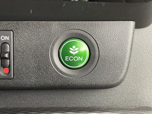 ステップワゴンスパーダ スパーダハイブリッド　Ｇ　ホンダセンシング　フリップダウンモニター　純正ナビ　バックカメラ　前後ドライブレコーダー　ビルトインＥＴＣ　両側パワースライドドア　衝突被害軽減ブレーキ　レーダークルーズコントロール　車線逸脱警報　純正アルミホイール（22枚目）