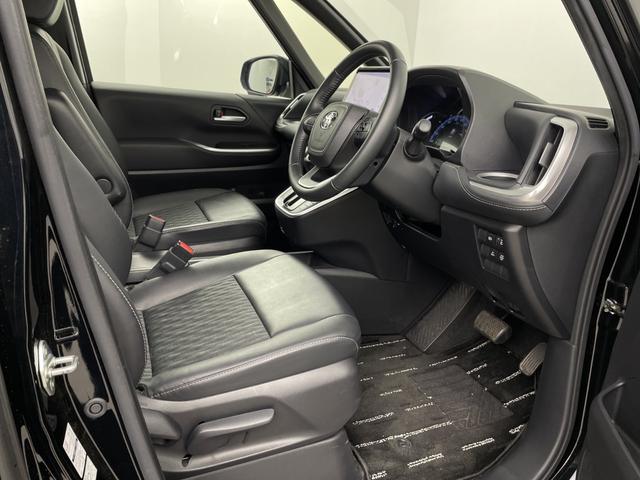 ノア ハイブリッドＳ－Ｚ　ユニバーサルステップ　純正１４型フリップダウンモニター　純正ディスプレイオーディオ　バックカメラ　ドライブレコーダー　ＥＴＣ２．０　アダプティブクルーズコントロール　ＡＣ１００Ｖ　ＣＤ／ＤＶＤキット（44枚目）