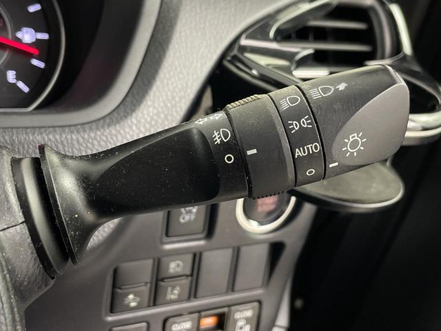 ヴォクシー ＺＳ　煌　モデリスタエアロ　純正ナビ　バックカメラ　ビルトインＥＴＣ２・０　前後ドライブレコーダー　両側パワースライドドア　衝突軽減システム　クルーズコントロール　オートマチックハイビーム　レーンキープアシスト（13枚目）