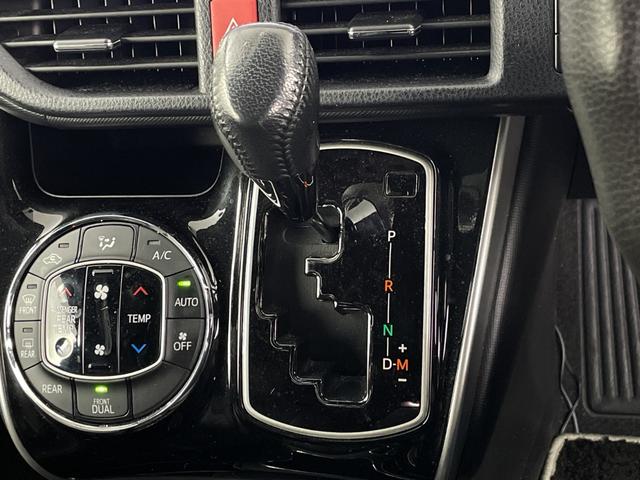 ヴォクシー ＺＳ　煌　モデリスタエアロ　純正ナビ　バックカメラ　ビルトインＥＴＣ２・０　前後ドライブレコーダー　両側パワースライドドア　衝突軽減システム　クルーズコントロール　オートマチックハイビーム　レーンキープアシスト（18枚目）