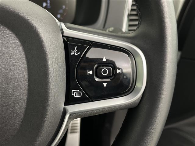 ＸＣ９０ Ｂ６　ＡＷＤ　Ｒデザイン　ハーマンカードンサウンド　純正ナビ　全方位カメラ　ＢＳＭ　自動駐車システム　パワーバックドア　前後ドライブレコーダー　ＥＴＣ　メモリ付きパワーシート　シートヒーター　アダプティブクルーズコントロール（10枚目）