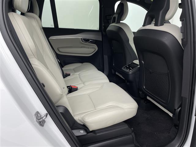 ＸＣ９０ Ｂ６　ＡＷＤ　Ｒデザイン　ハーマンカードンサウンド　純正ナビ　全方位カメラ　ＢＳＭ　自動駐車システム　パワーバックドア　前後ドライブレコーダー　ＥＴＣ　メモリ付きパワーシート　シートヒーター　アダプティブクルーズコントロール（25枚目）