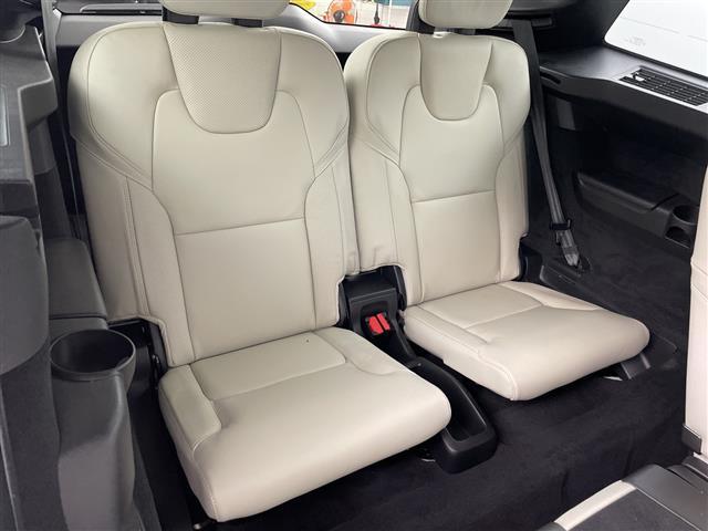 ＸＣ９０ Ｂ６　ＡＷＤ　Ｒデザイン　ハーマンカードンサウンド　純正ナビ　全方位カメラ　ＢＳＭ　自動駐車システム　パワーバックドア　前後ドライブレコーダー　ＥＴＣ　メモリ付きパワーシート　シートヒーター　アダプティブクルーズコントロール（27枚目）