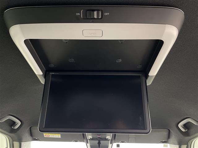 ステップワゴン ｅ：ＨＥＶスパーダ　プレミアムライン　後席モニター　純正ナビ　全方位カメラ　クルーズコントロール　ビルトインＥＴＣ　ＢＳＭ　電動リアゲート　両側パワースライドドア　オットマン　シートヒーター　アダプティブクルーズコントロール　パドルシフト（2枚目）