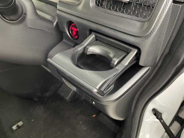 ステップワゴン ｅ：ＨＥＶスパーダ　プレミアムライン　後席モニター　純正ナビ　全方位カメラ　クルーズコントロール　ビルトインＥＴＣ　ＢＳＭ　電動リアゲート　両側パワースライドドア　オットマン　シートヒーター　アダプティブクルーズコントロール　パドルシフト（34枚目）