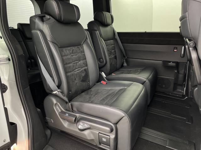 ステップワゴン ｅ：ＨＥＶスパーダ　プレミアムライン　後席モニター　純正ナビ　全方位カメラ　クルーズコントロール　ビルトインＥＴＣ　ＢＳＭ　電動リアゲート　両側パワースライドドア　オットマン　シートヒーター　アダプティブクルーズコントロール　パドルシフト（45枚目）