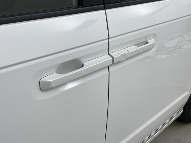 ステップワゴン ｅ：ＨＥＶスパーダ　プレミアムライン　後席モニター　純正ナビ　全方位カメラ　クルーズコントロール　ビルトインＥＴＣ　ＢＳＭ　電動リアゲート　両側パワースライドドア　オットマン　シートヒーター　アダプティブクルーズコントロール　パドルシフト（61枚目）