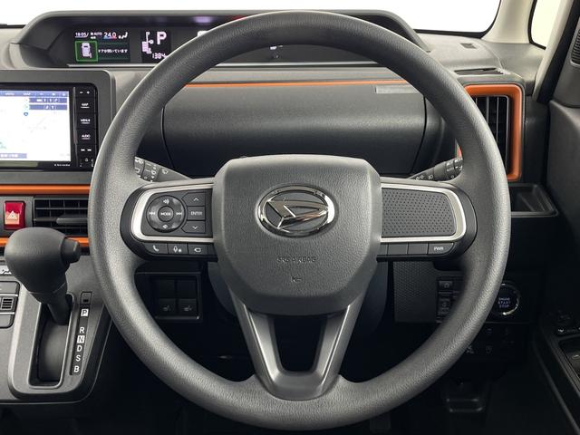 タント ファンクロス　社外ナビ　全方位カメラ　前席シートヒーター　両側パワースライドドア　衝突軽減ブレーキ　コーナーセンサー　電子パーキングシステム　ブレードホールド　ロールサンシェード　フロアマット　純正アルミホイール（9枚目）