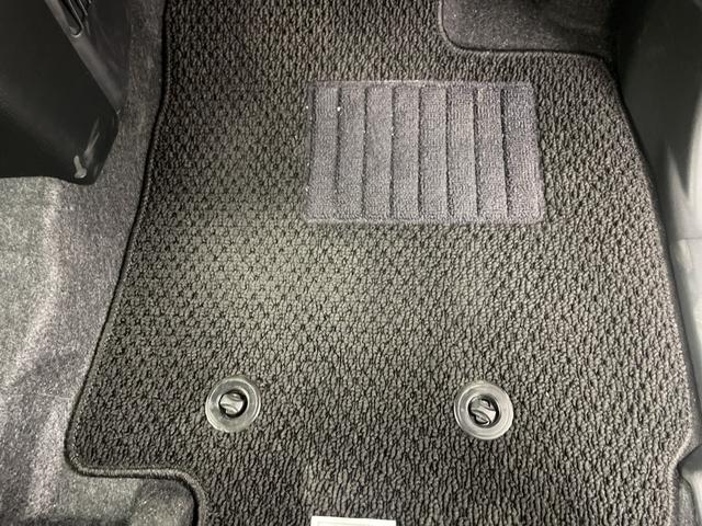 タント ファンクロス　社外ナビ　全方位カメラ　前席シートヒーター　両側パワースライドドア　衝突軽減ブレーキ　コーナーセンサー　電子パーキングシステム　ブレードホールド　ロールサンシェード　フロアマット　純正アルミホイール（30枚目）