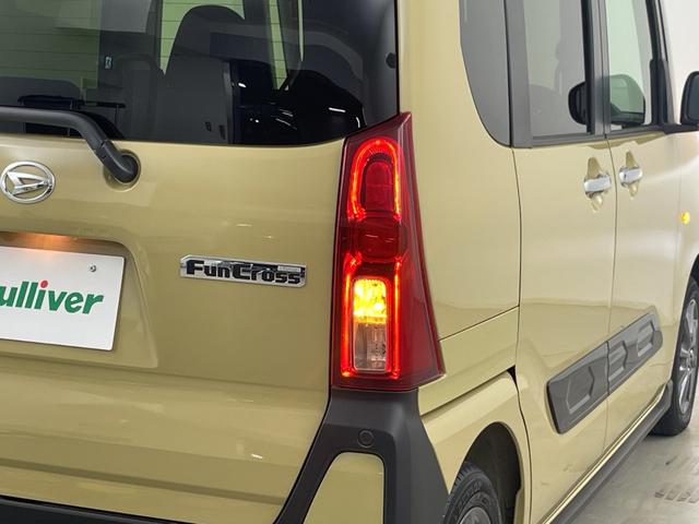 タント ファンクロス　社外ナビ　全方位カメラ　前席シートヒーター　両側パワースライドドア　衝突軽減ブレーキ　コーナーセンサー　電子パーキングシステム　ブレードホールド　ロールサンシェード　フロアマット　純正アルミホイール（54枚目）