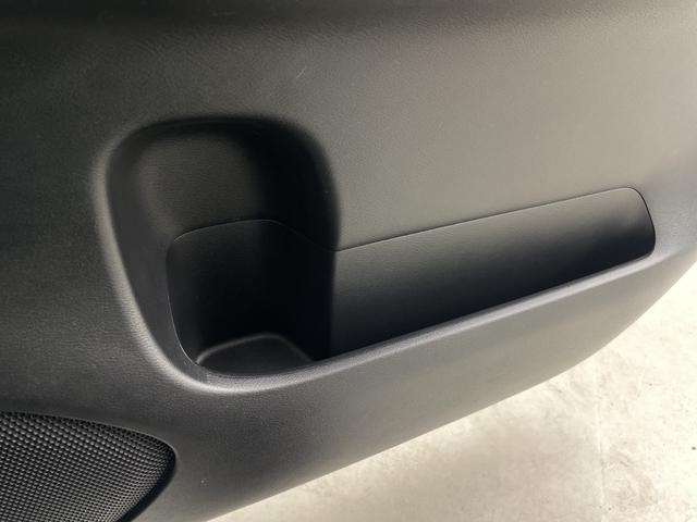 セレナ ｅ－パワー　ハイウェイスターＶ　純正ナビ　全方位カメラ　プロパイロット　ブラインドスポットモニター　両側パワースライドドア　ドライブレコーダー　ＥＴＣ　デジタルインナーミラー　衝突軽減ブレーキ　コーナーセンサー　純正アルミホイール（29枚目）