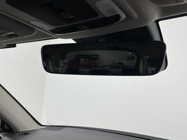 ヴェゼル ｅ：ＨＥＶ　Ｚ　登録済未使用車　純正ナビ　バックカメラ　ビルトインＥＴＣ２．０　ＢＳＭ　ワイヤレス充電器　前席シートヒーター　ステアリングヒーター　電動リアゲート　衝突軽減ブレーキ　アダプティブクルーズコントロール（25枚目）