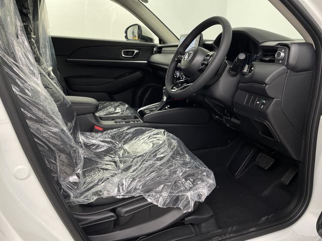 ヴェゼル ｅ：ＨＥＶ　Ｚ　登録済未使用車　純正ナビ　バックカメラ　ビルトインＥＴＣ２．０　ＢＳＭ　ワイヤレス充電器　前席シートヒーター　ステアリングヒーター　電動リアゲート　衝突軽減ブレーキ　アダプティブクルーズコントロール（36枚目）