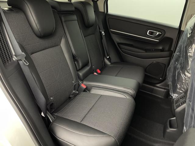 ヴェゼル ｅ：ＨＥＶ　Ｚ　登録済未使用車　純正ナビ　バックカメラ　ビルトインＥＴＣ２．０　ＢＳＭ　ワイヤレス充電器　前席シートヒーター　ステアリングヒーター　電動リアゲート　衝突軽減ブレーキ　アダプティブクルーズコントロール（40枚目）