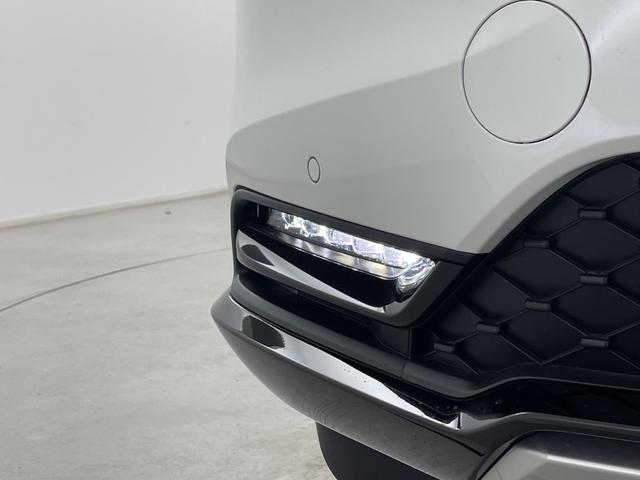 ヴェゼル ｅ：ＨＥＶ　Ｚ　登録済未使用車　純正ナビ　バックカメラ　ビルトインＥＴＣ２．０　ＢＳＭ　ワイヤレス充電器　前席シートヒーター　ステアリングヒーター　電動リアゲート　衝突軽減ブレーキ　アダプティブクルーズコントロール（50枚目）