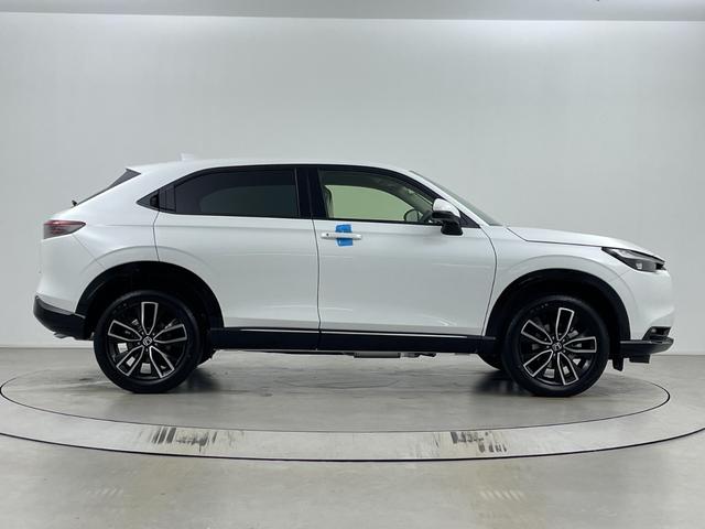 ヴェゼル ｅ：ＨＥＶ　Ｚ　登録済未使用車　純正ナビ　バックカメラ　ビルトインＥＴＣ２．０　ＢＳＭ　ワイヤレス充電器　前席シートヒーター　ステアリングヒーター　電動リアゲート　衝突軽減ブレーキ　アダプティブクルーズコントロール（62枚目）