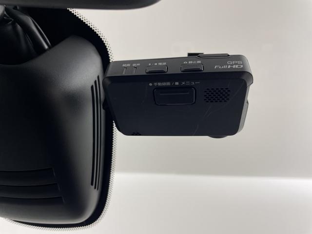 セレナ ハイウェイスター　Ｖセレクション　純正９インチナビ　バックカメラ　前方ドライブレコーダー　ＥＴＣ　クルーズコントロール　車線逸脱警報　衝突軽減ブレーキ　両側パワースライドドア　アイドリングストップ　純正フロアマット　純正ドアバイザー（3枚目）