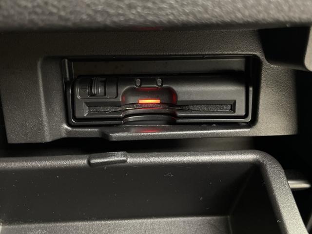 セレナ ハイウェイスター　Ｖセレクション　純正９インチナビ　バックカメラ　前方ドライブレコーダー　ＥＴＣ　クルーズコントロール　車線逸脱警報　衝突軽減ブレーキ　両側パワースライドドア　アイドリングストップ　純正フロアマット　純正ドアバイザー（4枚目）