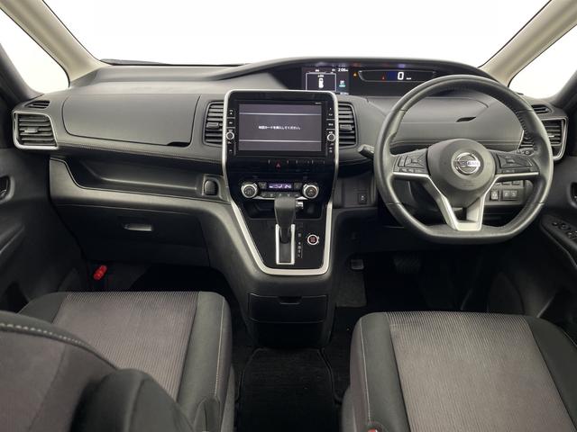 セレナ ハイウェイスター　Ｖセレクション　純正９インチナビ　バックカメラ　前方ドライブレコーダー　ＥＴＣ　クルーズコントロール　車線逸脱警報　衝突軽減ブレーキ　両側パワースライドドア　アイドリングストップ　純正フロアマット　純正ドアバイザー（7枚目）